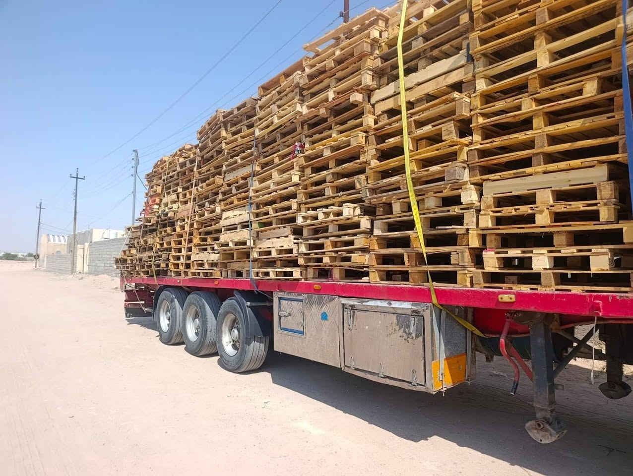سكيب للبيع سعر مناسب
عدد 600 سكيبه 
مكان البصره 
للستفسار ***********
