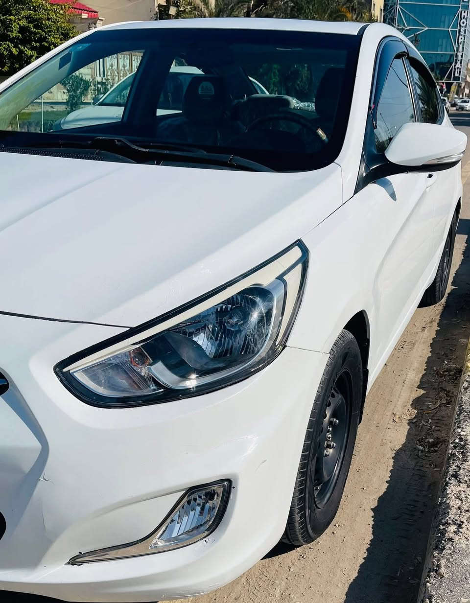 اكسنت موديل 2016 خليجية رقم بغداد هزه ورقم  جديد انكليزي بسمي مكفوله من الصبغ والضربه  سوناره موضح بالصور.   محرك 1600 دوش فول مواصفات ماشيه 170 كير محرك بلاد بدون فتح سياره جاهزه كير محرك حداديه تبريد كهربائيات كلها تمام تخم تاير سياره جاهزه للأخير  
اي استفسار  ***********
 
سعره 109$
