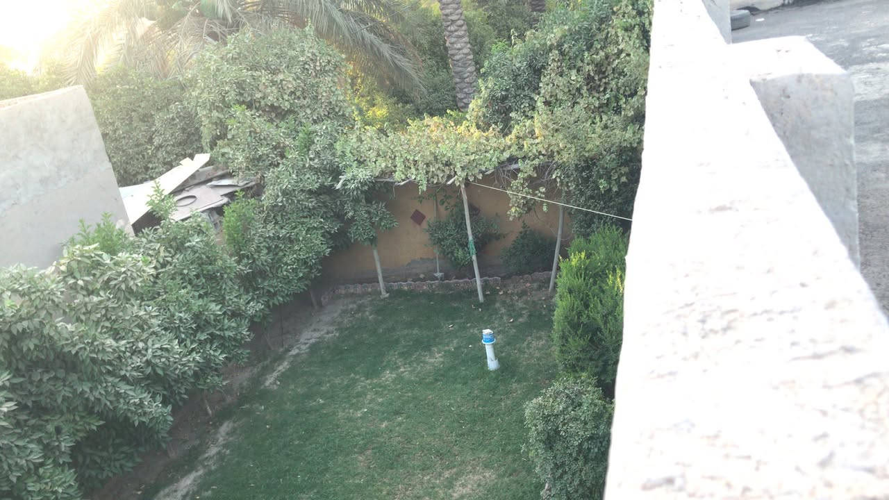 السلام عليكم ورحمة الله 
بيت للبيع بنطقة المدائن قريب على شارع العام يعني نزله من الشارع وتاخذ يمنه البيت كبالك ،موقع بيت حلو 
مساحة /فوك 380 متر 
بناء/2016 
للأستفسار /‭+964 787 772 0075‬
-واتساب ***********
