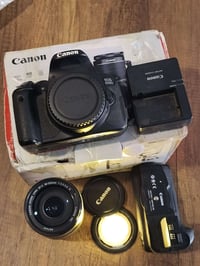 كانون 650D • عدسة 18-135 • ملحقات كاملة