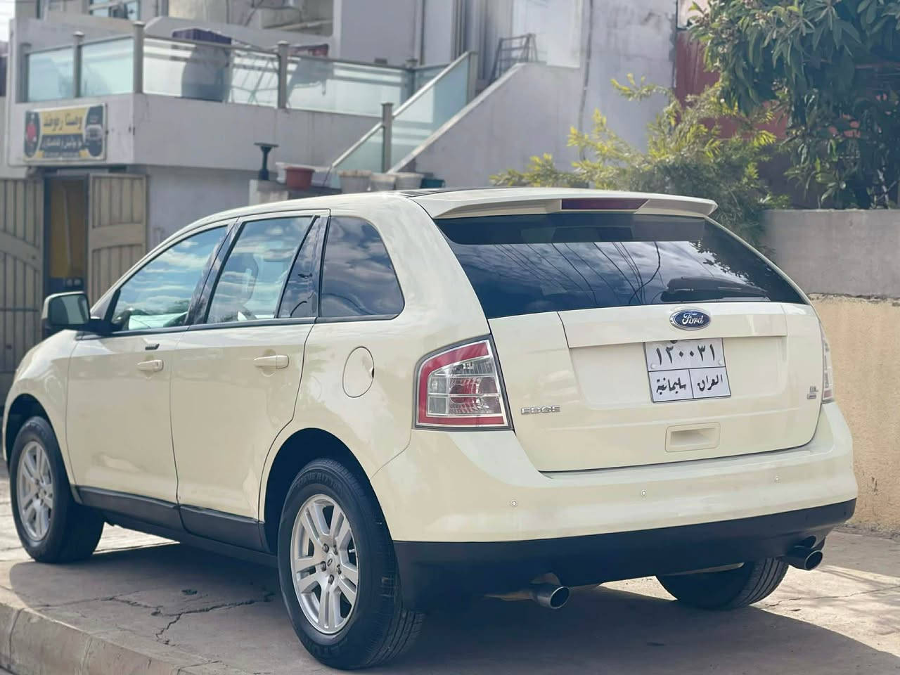 فورد ئيدج 2008 بي بوياع ٣بةلة كارتي بجوكي هةيه دةيل ىةكسل و بانوراما و جلدة سةنةوي بةسةر نةجووه  كير و مةكينة و تةقة و رةقةشي بةشةرت هةمووي بي عةيبه سعري 83$و معامله 
0771 502 0007 
0751 236 84 33 
له سليمانيم السليمانية, العراق
