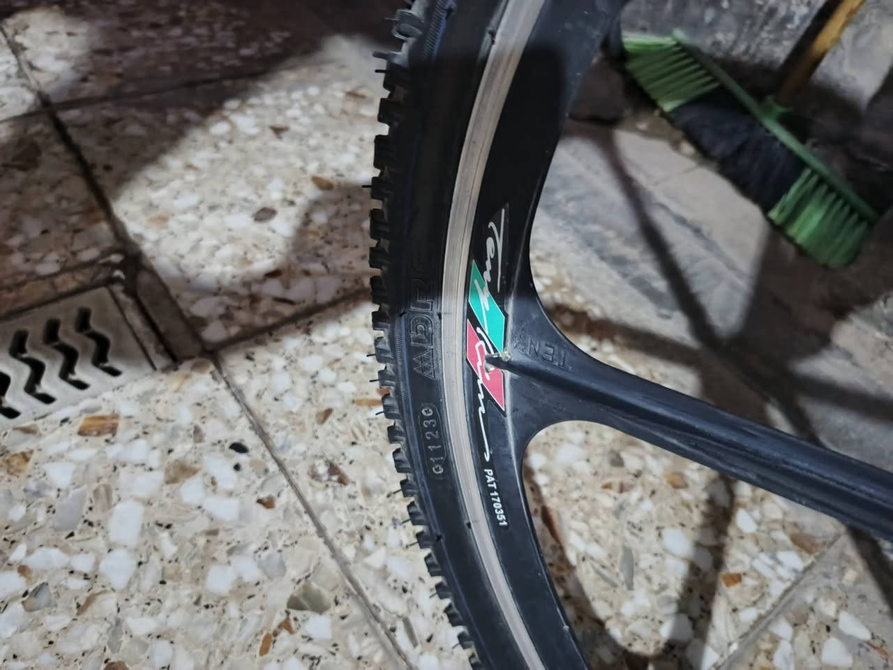 السلام عليكم ورحمه الله
بايسكل ياباني جلبي  دبلات ويل كب مثل ما واضح بالصورة 
تايرات جدد سبب البيع اشتريت دراجه وبعد ما احتاجة
قيم بما يرضي الله ابو 40 لاتعلق ضلعي لان كتلك بما يرضي مو بما لا يرضي الله هههه تحياتي لكم جميعا ❤ رقمي متوفر واتساب ***********
