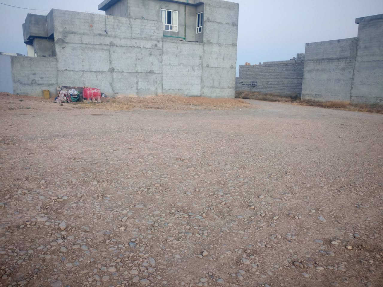 @إشارة
 سلام عليكم قطعه أرض للبيع

الموقع 🛑 سيروان  قرب كراج كلار امام ابئ الماء الرئيسي
ركن وبصف الركن
مساحه الأرض  كل قطعه 🛑 200
عنوان المكتب شوان كلئ مجاور مقابيل حزب الشيوعي 🛑
نستقبل جميع عروضاتكم داخل وخارج خانقين 🛑
للستفسار اتصل على الرقم التالي واتساب 🛑*********** @إ
