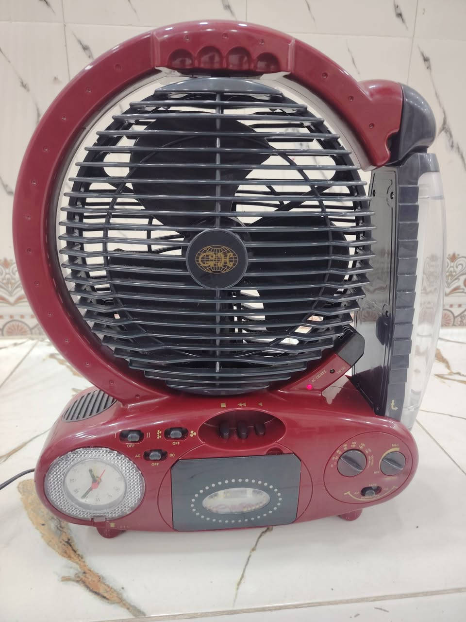 مسجل كاسيت راديو مروحه شحن شمعه ساعه جهاز كلش حلووو باله خليجي كويتي تريد تفضل
*********** واتساب
