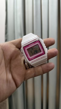 مجموعة ساعات • اسعار مناسبة • مرفقات كاملة