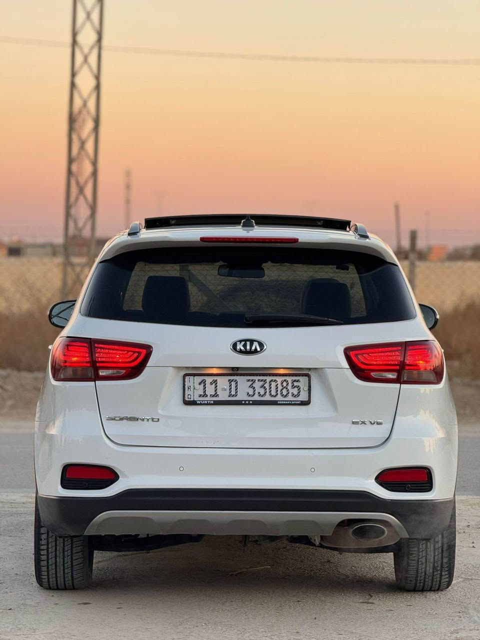 السلام عليكم . سورنتو موديل 2020 وارد امريكي حادث بنيد فقط بدون دواخل ومبدل نفس اللون بدون صبغ 
فول مواصفات اعلى فئة  رقم بغداد دولي.السعر 230 وبيها مجال للاستفسار *********** بغداد, العراق
