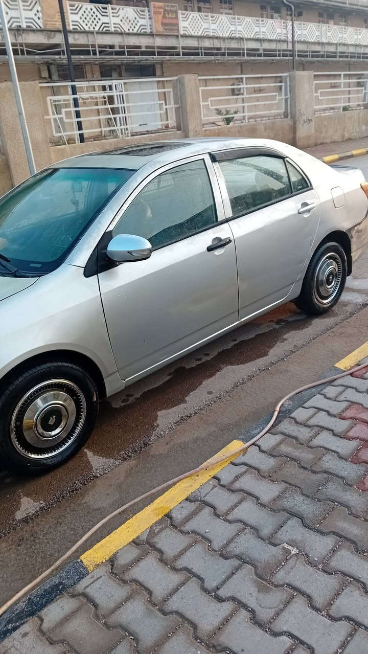 السلام عليكم سياره بيوايدي جي ثري موديل ٢٠١٣ للبيع مكينه وكير محورات مكفولات البدي بيه خياس ومصلح تخم تاير وباتري جدد عوزها تبريد السعر 43 وبيها مجال ***********
