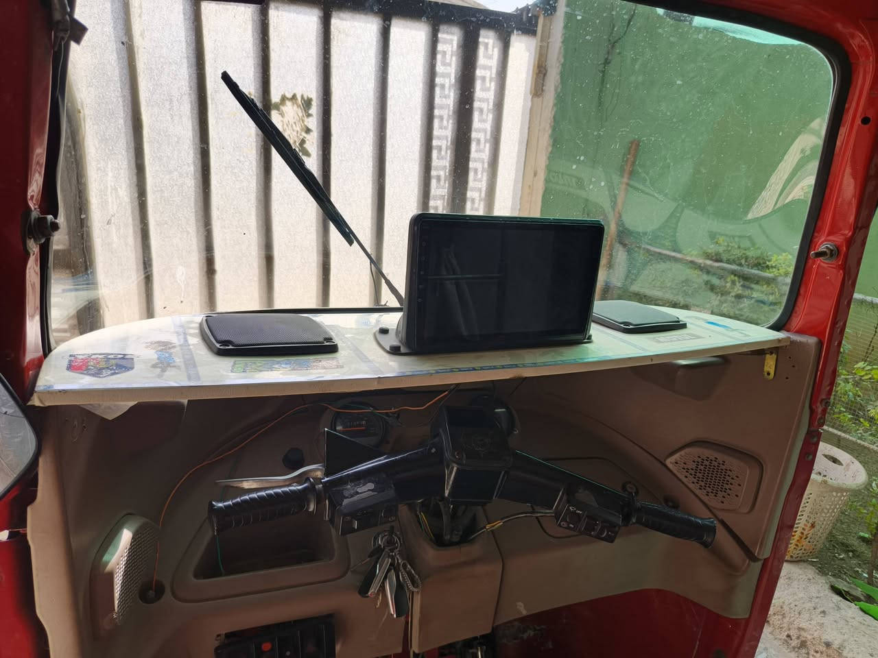 سلام عليكم شاشه دشبول كامل مال تكتك شاشه المس خشبه جديده سماعتين جدد الشاشه فقط الشريط مال البلازمه الفوك مكطوع الشاشه تلمس ب ماوس طبيعيه تكنيك وبلاتوث اللبيع  السعر ب40 عنواني بغداد المعامل ***********
