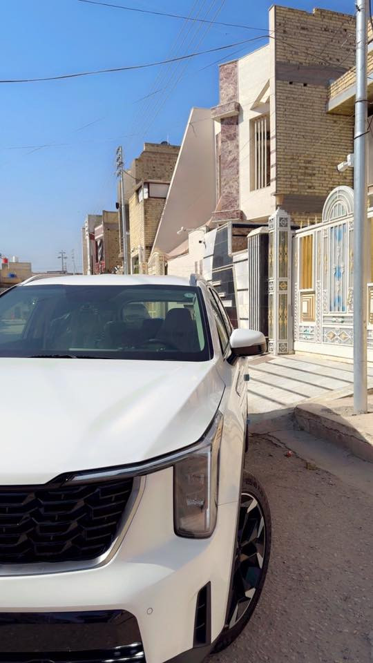 ***********
سورنتو 2025 ماشي 6000 زيرو 
كفالة من التعديل و التكحيل 
ما عدا طخة بلباب و رصعات ٧ بلقمارة 
فول مواصفات 
داتا شو 
دوس جانبية 
عداد ليزي و ليس رقمي 
رقم اربيل 
كشنات كهرباء 
شاحن واير لس
دبل كامرة خلفية و وسطية 
ويل ٢٠ 
مكانها القطاع
