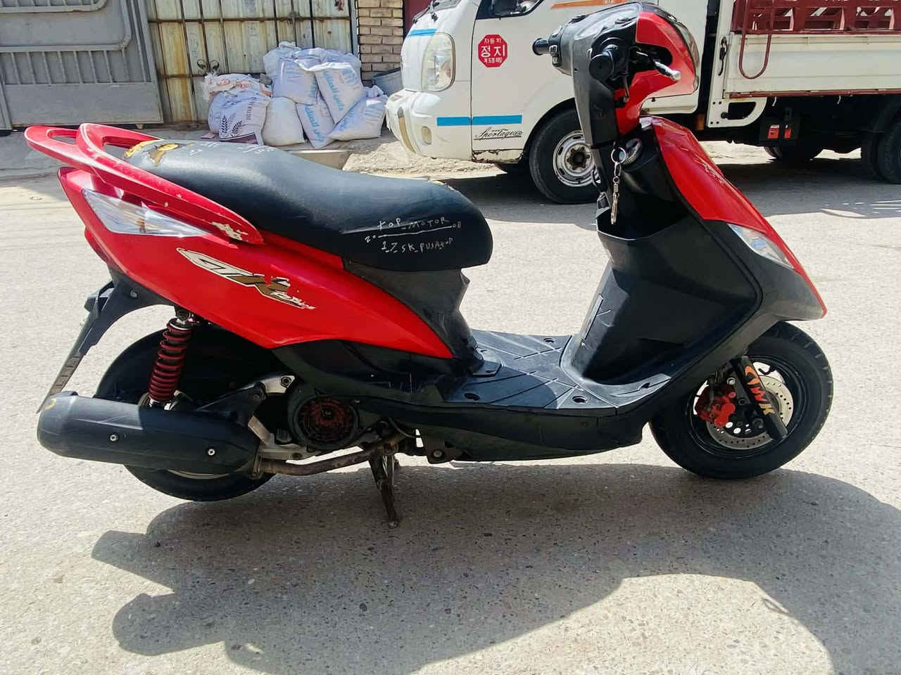 دراجه ثعلب للبيع ما ناقصها شي مكاني الشعب السعر 500 وبيها مجال بسيط ***********
