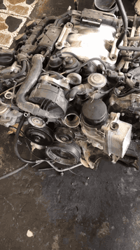 للبيع كاملة محرك ٣٥٠  المكينة بيه لاستيك ولف فقط والگير نظيف السعر ٧٠٠...