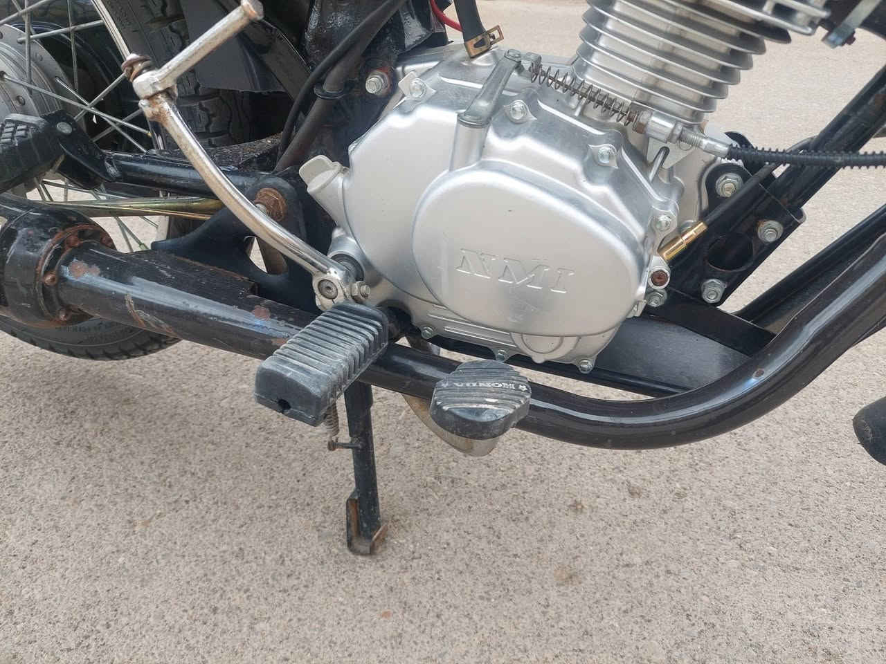 سلام عليكم دراجه نامه للبيع بدون  ب675وبيه مجال مكاني لميمونه ‎‎0782 162 9413
