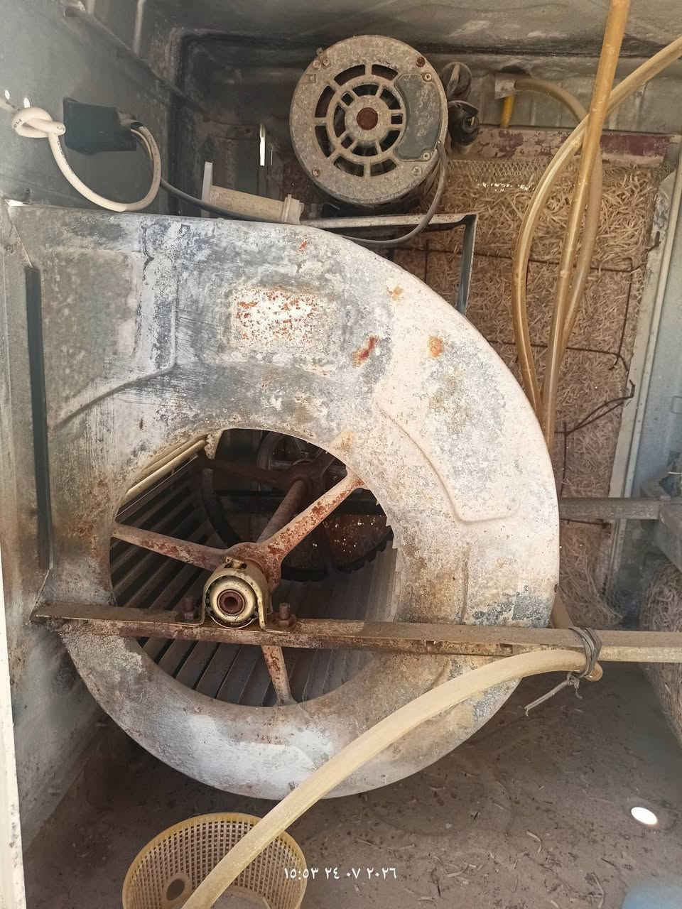 مبردة كيان حجم 2 ونص نظيفة بس ينقصها غطاس السعر 65  مكانها حي السماح 
***********
