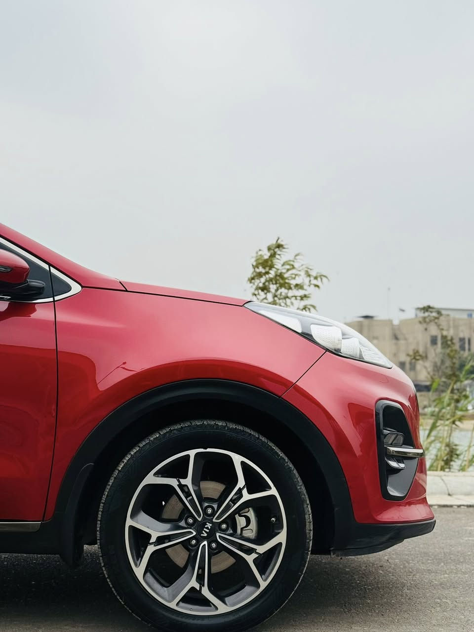 السلام عليكم
كيا سبورتج خليجي جيتي لاين موديل 2020
 الشركة الدولية ع ايد وحدة من الزيرو
ماشية72 حقيقي
فول مواصفات ١/١ معروفة 
محرك ٢٠٠٠ دوش 
رقم بغداد تحويل ثاني يوم
مكفولة عام من الصبغ والتبديل 
بانوراما.
بصمة دخول وتشغيل.
سايد بريك بصمة.
مانع منحدرات.
شاشة كبيرة.
اريل نفكيشن.
شاحن واير ليس .
تشغيل عن بعد
شفتات سرعة.
اوتو هولد.
جنطة كهرباء.
كشنات جلد بلادي و كهرباء.
.داخل لونين حمصي واسود.
حساس امامي وخلفي.
خمسه ويل كب .
قطعتين تبريد بيانو.
كامرة خلفيه.
تحكم ستيرن.
شاشه قرائه الاعطال
 .3 انضمة قيادة  
سيارة جاهزة من كل النواحي صدر تايرات
السعر 198 بيه مجال بسيط جدا
الاستفسار ***********
العنوان بغداد
