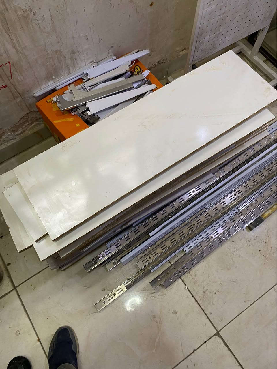 اغراض اسواق للبيع  مجموع كلهن ٣٥٠الف مكاني بغداد الدوره الاسكان شارع (٥)الكنيسه وهذا رقمي *********** بغداد, العراق
