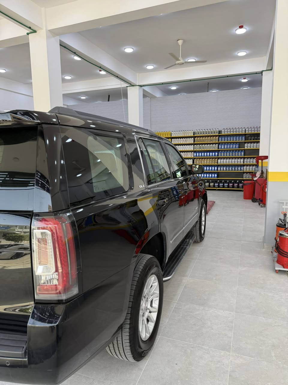 سعر 35500$
يوكن ٢٠١٨ SLE خليجي
رقم بغداد سنوية لل ٢٩ 
كشنات كهربائي  
شاشة كبيرة 
كامرة 
حساسات 
تخم تاير جديد 
حدادية جديدة 
ماشية ١٣٦

السيارة كاملة ما ناقصها شي وأنظف من الصور
***********
***********
