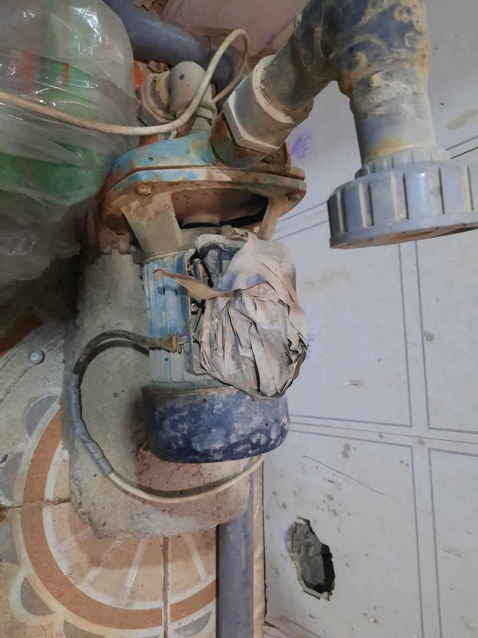 السلام عليكم 

 محطة تصفيه مياه للبيع شغاله كلشي  ما بيها ع فحص ويجي وياها تانكي حجم 7000 لتر مع كامل ملحقاتها وفلارتها نظيفه    *********** 

العنوان : كربلاء ركن حي الأطباء مقابل النصر 14 ركن الشارع المؤدي إلى الدفاع المدني كربلاء, العراق
