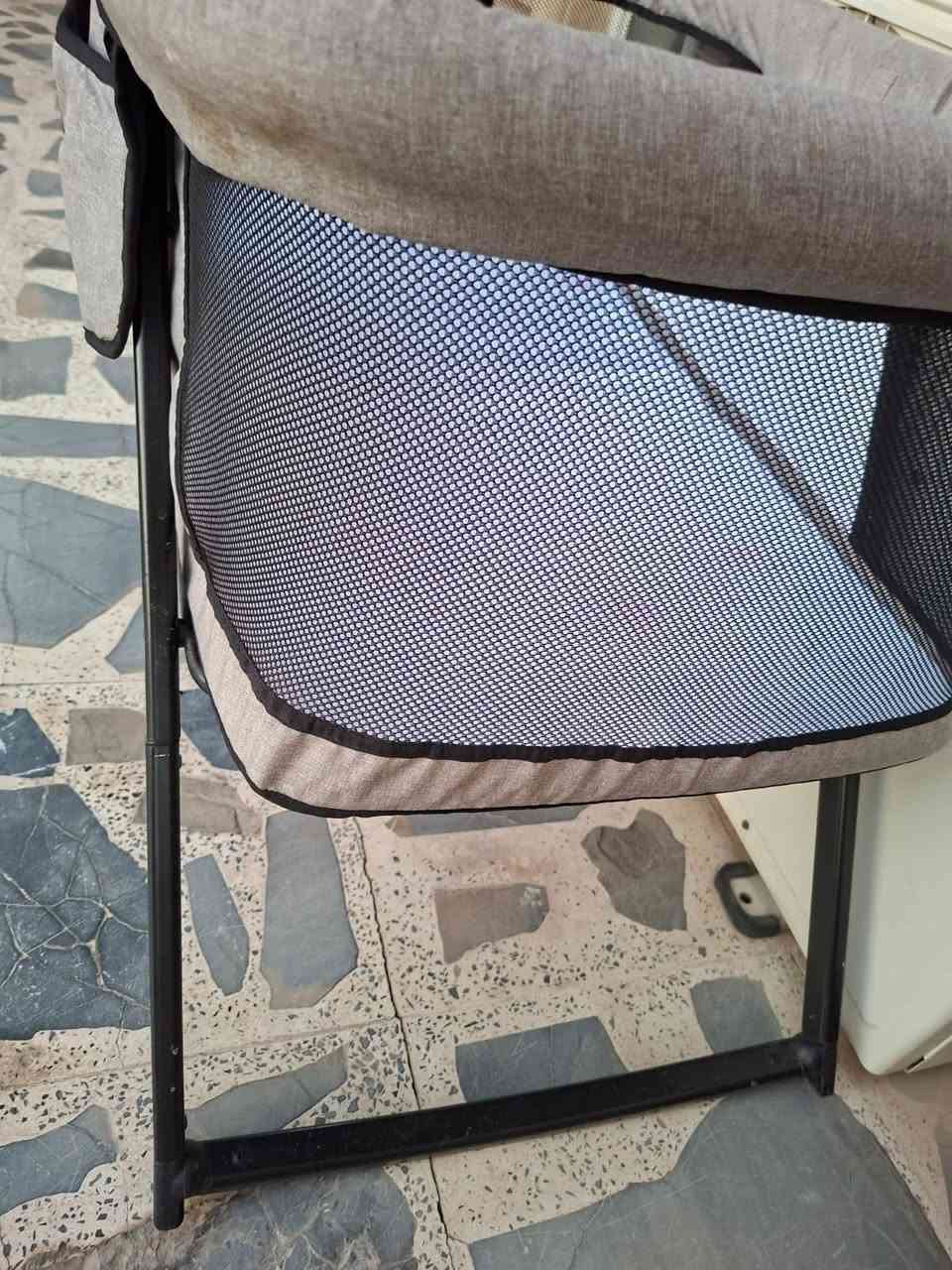 للبيع اغراض طفل حديث الولادة مستعملة الكاروك وسلة الملابس ومسند الاستحمام كلها ب٥٠ الف وبيها مجال عنواني بغداد حي الجهاد


**إذا كنت صاحب هذا الإعلان وتريد حذفه لأي سبب، رجاءا أرسل رسالة إلى الدعم الفني**
