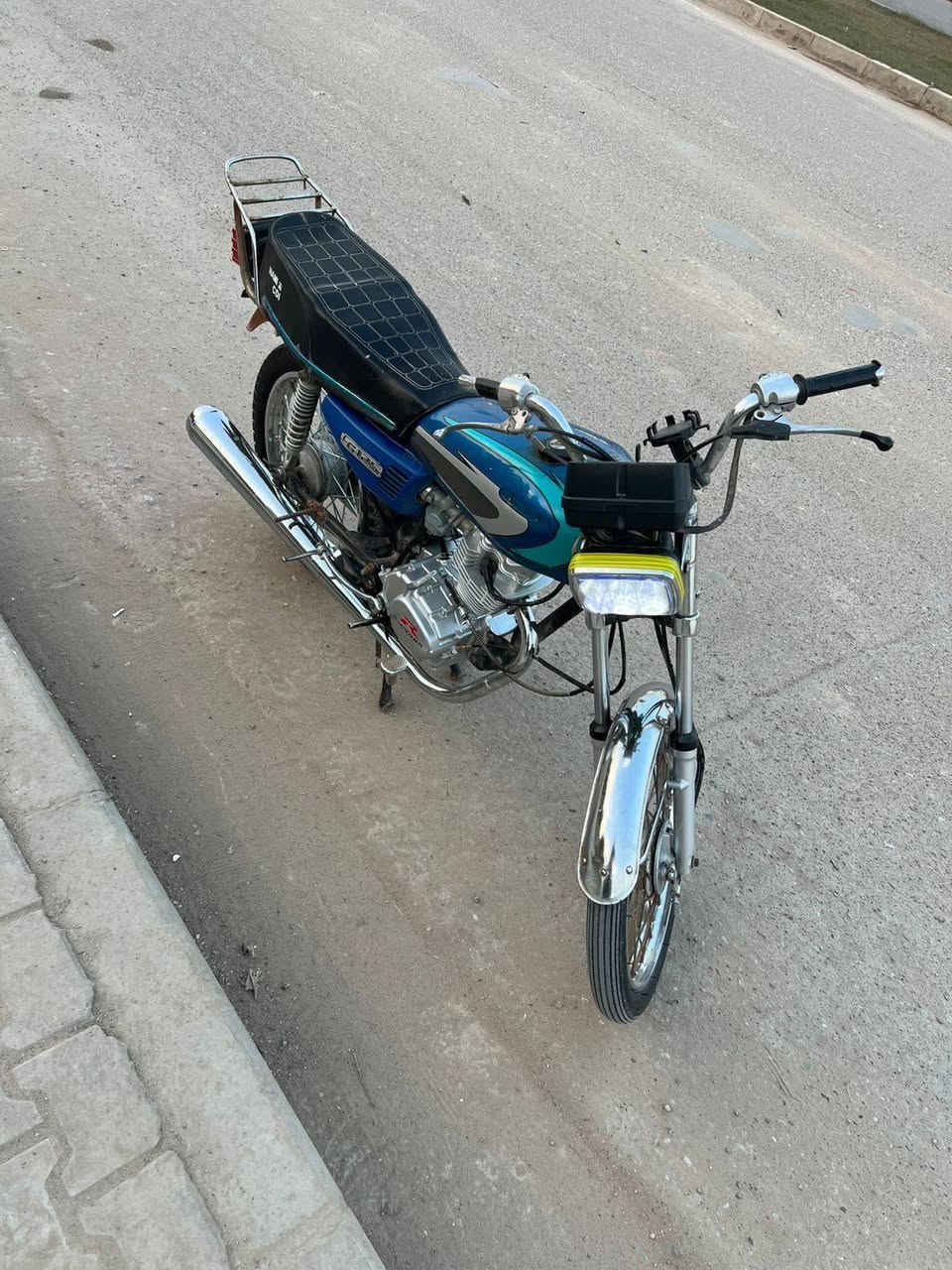 دراجه اوراق 7 وكيله بشارع بغداد يم سيد خلدون مكينه رابيدو
مامفتوحة  بس تفيلس سعره850 وبيه مجال قليل
***********
