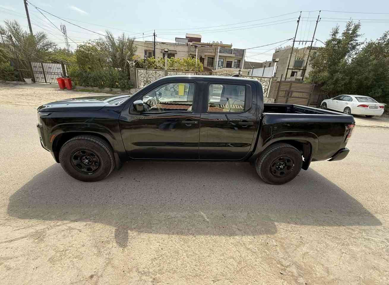 السلام عليكم 
نيسان بيكم فونتيرا دبل قماره موديل (2022) وارد أمريكي محرك ( 6 ) سلندر ( 3800 ) رقم اربيل بأسمي 
حادثها باب وجاملغ بدون دواخل و بدون ايرباك  السياره جديده وجاهزه من كل النواحي بيع مستعجل  المكان بغداد 

*********** وات ساب 
***********
