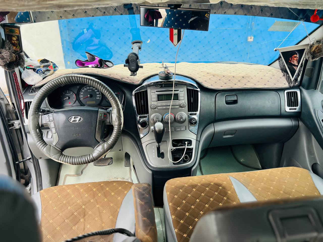 سلام عليكم استاركس 2013 مرمزه 19 رقم بصره راعيها يمي سنويه 27 مكينه مجول بلا مكفوله  ماعده جاملغ خلفي حداده تخم تاير ***********  سعر 185 وبيها مجال
