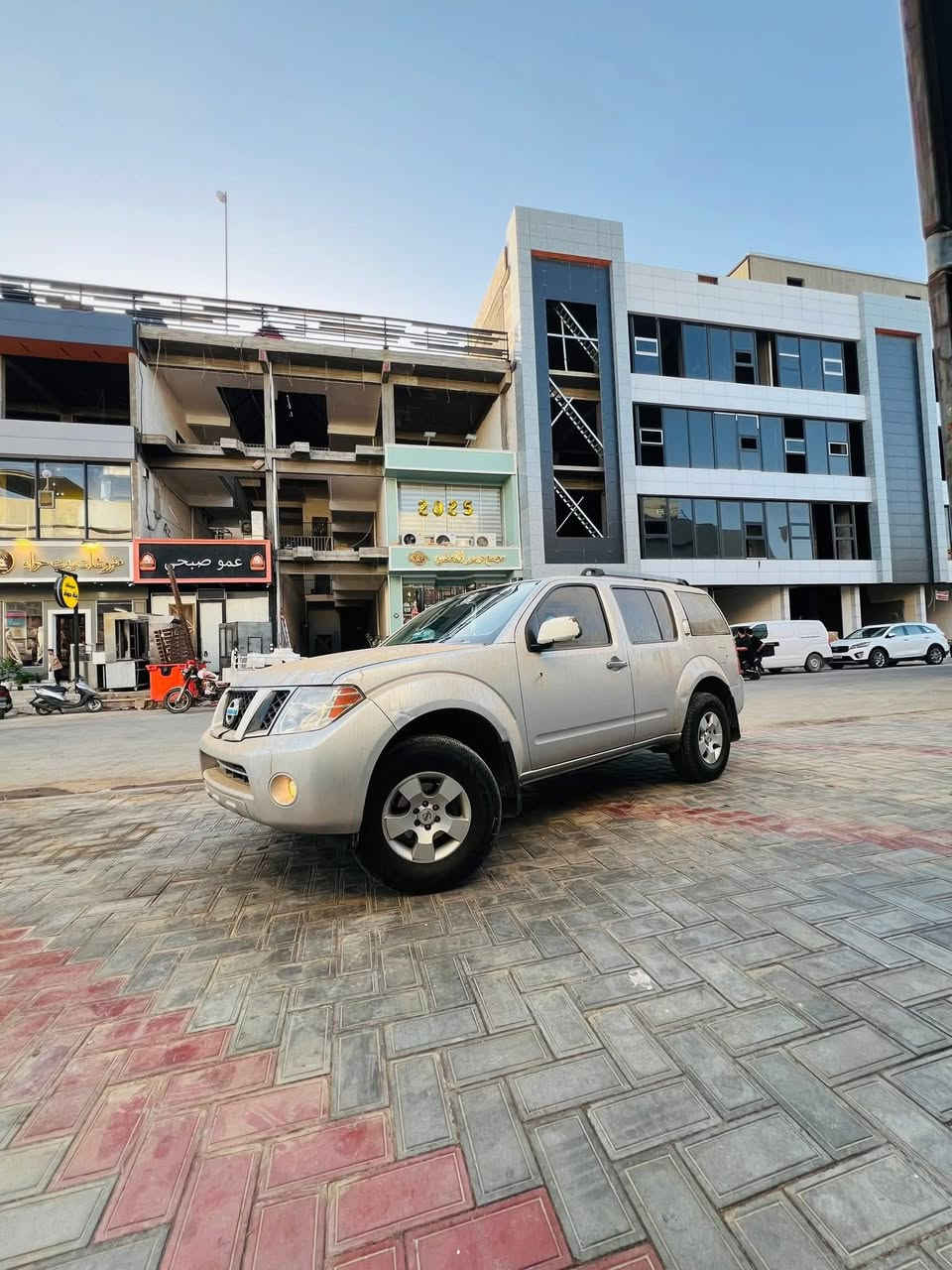 السلام عليكم
نيسان باڤندر  2009 

رقم واسط نگليزي مداور ثاني يوم 

مكينه وكير كرتون 

حداديه إماميه وخلفيه جديده 

تخم تاير 

رش صبغ صفحه صدر اثر جراددد بدون حادث

***********
