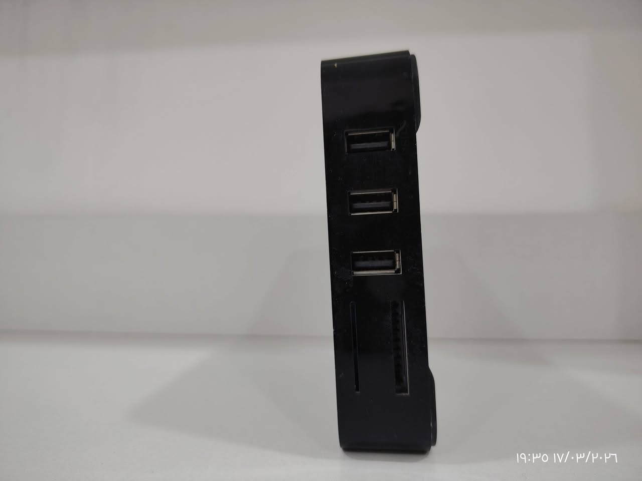 السلام عليكم جهاز يحول الشاشه العاديه إلى شاشه سمارت مستخدم سعر 20 يوجد توصيل لجميع محافظات العراق ***********
