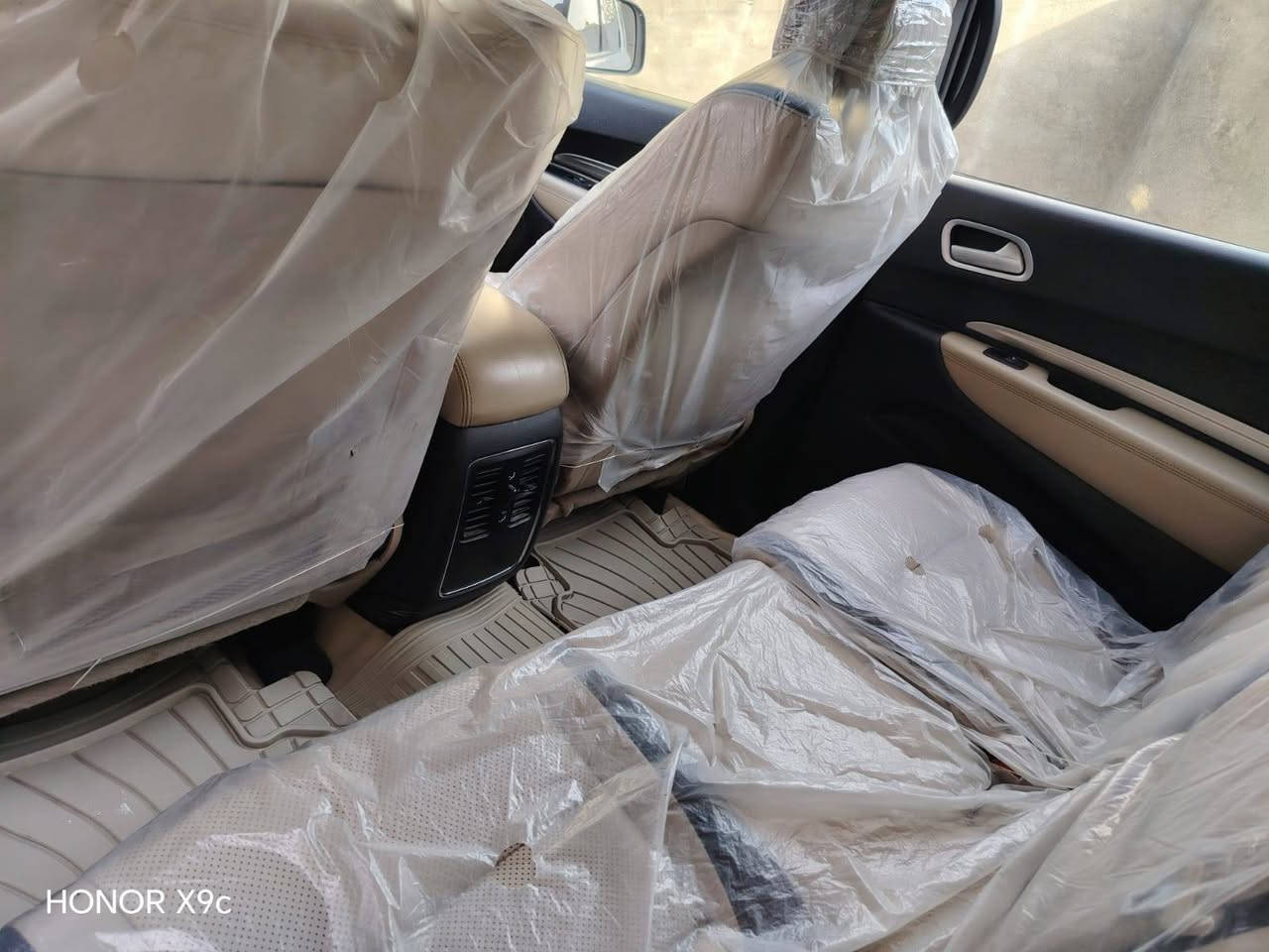 دوج دورنكَو خليجي ٢٠١٩ محرك ٦ سلندر ٣٦٠٠ مكفوله من الضربه والتبديل  والصبغ ماعدا رشه بسيطه بل باب والسونار مرفق بل صور  مكينه وكير شرط الفحص 
رقم اربيل بأسمي وكالة هارلم تحويل مباشر سنويه جديده فول مواصفات 
فتحه بالقماره  تحكم +شفتات ستيرن+شاشه وكاميرا 
كشن كهربائي امامي السايق فقط+ بصمة أبواب +منظومة زنون عالي وناصي 
 رادار خلفي +توقف ذاتي
جهاز سحب في مؤخرة السيارة بلاد والتحكم من الدشبول
دواخل بيجي والكشنات جلد
حداديه جديدة وطخم تاير جديد سياره جديده بمعنى الكلمه وبيها تراي يونس السعر ٢٥٥وقابل للتفاوض للإستفسار اتصل على الرقم *********** مكاني ناصريه حي الشموخ
