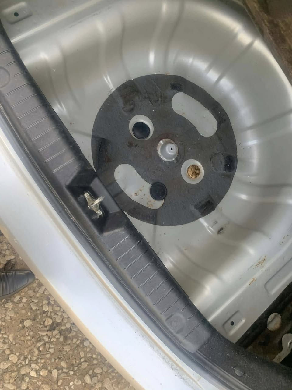 ئەڤانتی 2008
مەکینە بچووک دەکشن بەرز
ناوزەرد
سەیارەکە زۆر پاکە مەسرفی نیە ٢٥٠ 
لە کەلارە سەیارەکە
٤ تایە و ویل ی لۆکی لەسەرە
ئەگەر موشتەریت تەلەفون بکە
موشتەری نیت سەرمان مەیەشێنە
سعری*45 گەڵایە
***********
