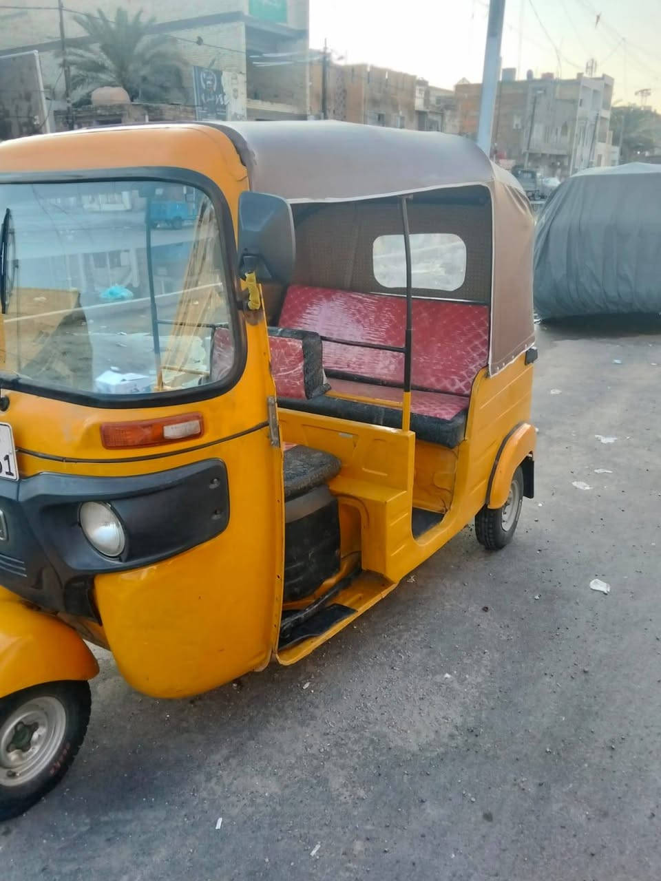 السلام عليكم تكتك ٢٠شهر١٢ رقم سنويه تحويل  جاهزه للشارع الف دينار ما تصرف عليهه مكاني بغداد مدينة الصد ر ***********
