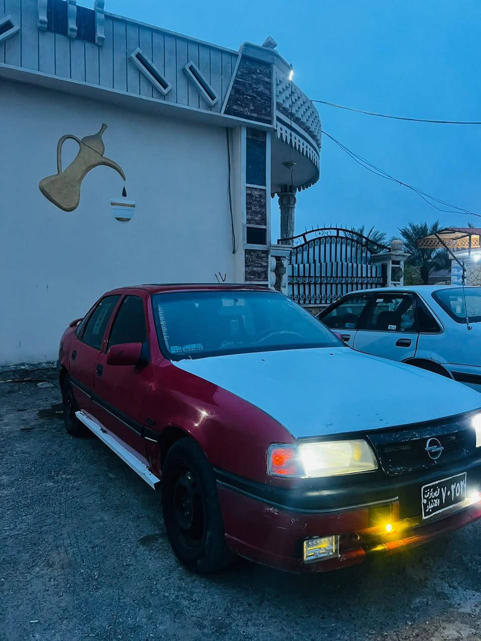 السلام عليكم
للبيع 

اوبل فكترا
حجم 18
موديل 1992
رقم أنبار مدفوع الگمرگ مالها
بس راعيها ما اندله ابيع ع وضعها 
محرك وكير شرط
صدر نظيف 
تايرات نص عمر 
كهربائيات كلها شغاله
السيارة جاهزه بس شغل وتوكل 

السعر 15 وبيها مجال قليل 
للاستفسار اتصل / ***********
