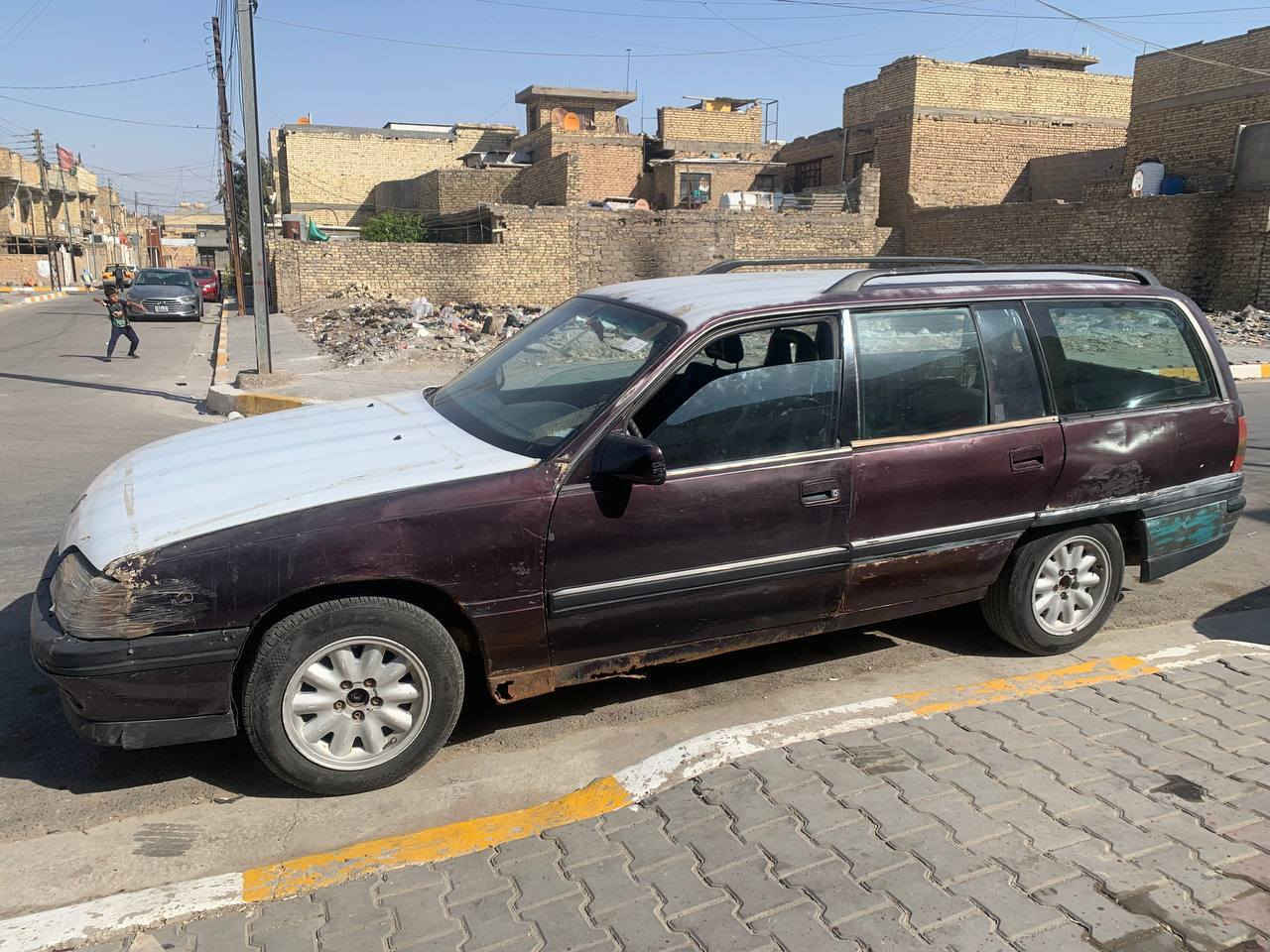 السلام عليكم ابول اوميكا موديل  1993  باسمي تحويل ثاني يوم كير ومحرك بطه جدد تخم تاير جديد سياره جاهزه كبل للشارع 
ب 20 وبيه مجال 
اتصل ودلل 
***********
