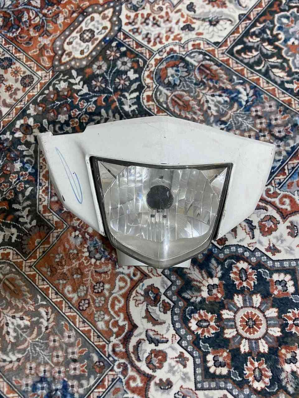 ً
سلام عليكم بسبب الوعود الكاذبه  
شوته مال اربعه كامله هيه والراصطه والجوين مال حاويه سعر 30الف 
راس لايت مال مضلع حديث ينشد عدله كامل هوه والسواد والمازده ليط كامله سعر 35الف 
***********
