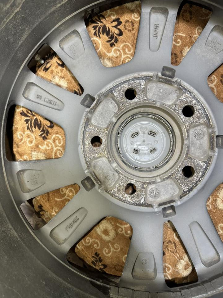 ويلات لاندكروز ياباني اصلي
حجم ٢٠ موديل ٢١ 
عدد ٤
***********
