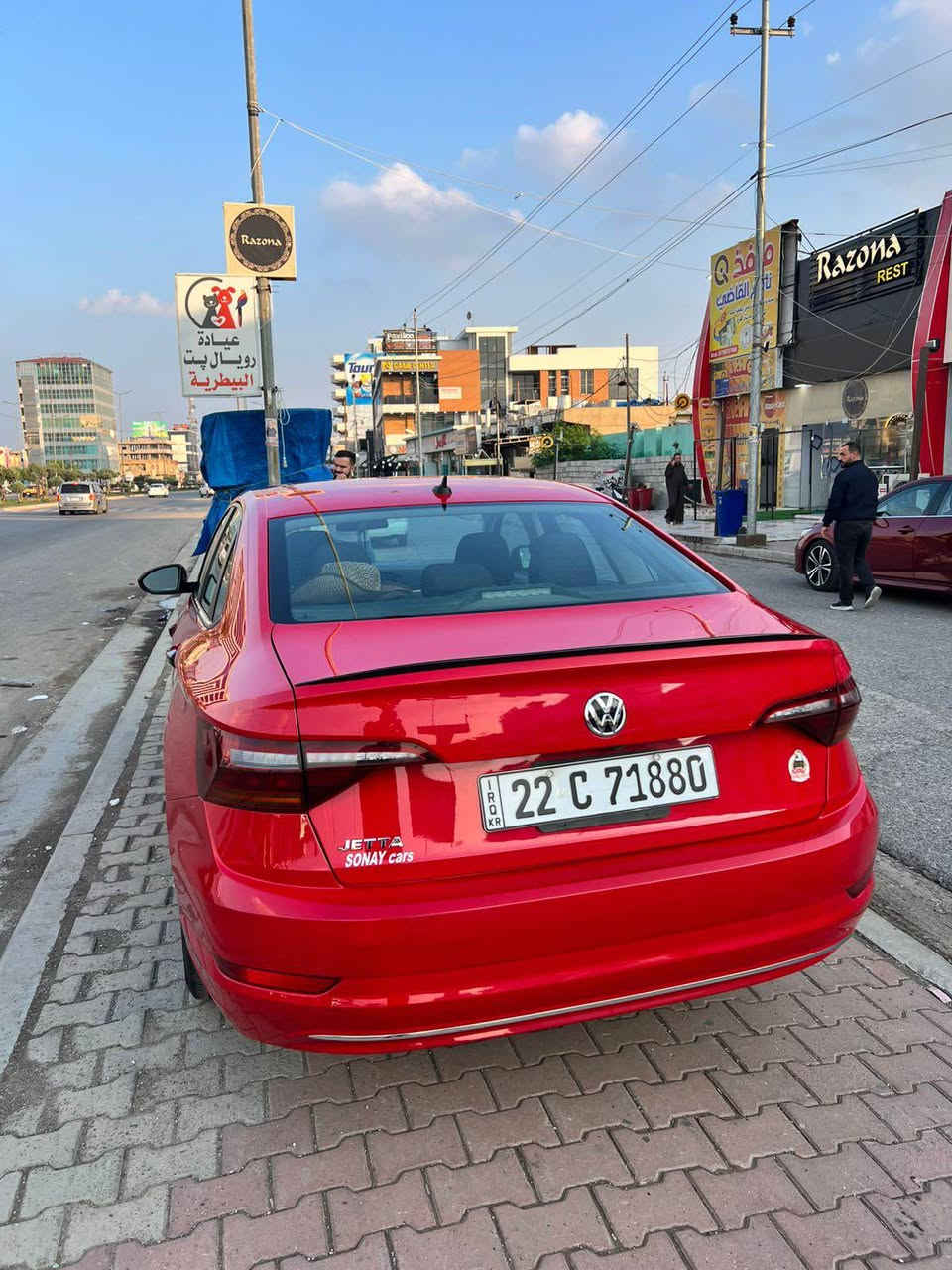 السلام عليكم 
بيع مستعجل اخوان جيتا 2019 سيارة كلش حلوة ونضيفة مواصفات شاشة جبيرة رادار امامي وخلفي تحكمات ستيرن هاند بريك بصمة اوتو بارك وبعد بي مواصفات بدون دواخل بدون ايرباك تخم تايرات جديدة وضررها بسيط اهنا بداخل العراق صورها عالخاص بسمي السيارة شرط التحويل
رايدها ب 135 ورقة وبيها مجال بسيط للشراي رقمي *********** وتحياتي كركوك, العراق
