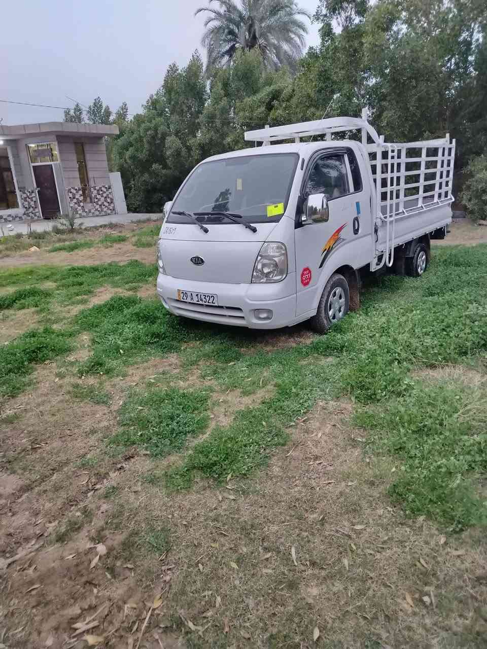 السلام عليكم كيه حمل 2012 سياره جاهزه خير من الله حداديه مكينه تدفىه تبريد ***********
