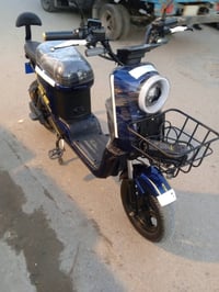 دراجة كهربائية • شحن ار9 • نضيفه