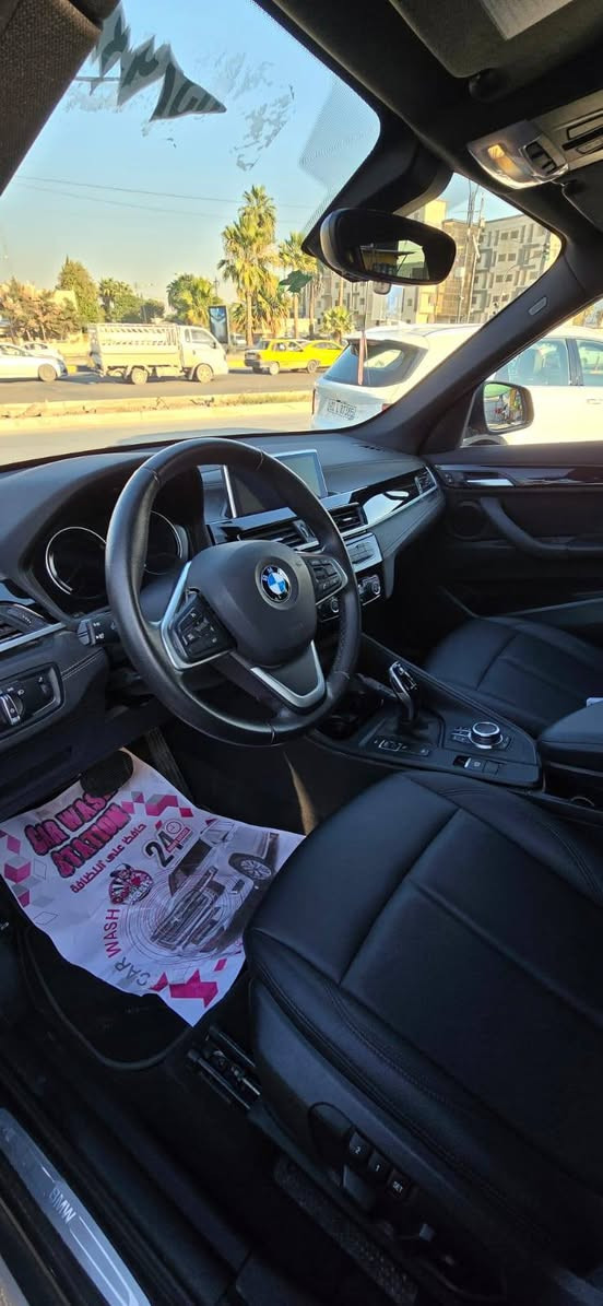 بي ام دبليو x1 2022
فل مواصفات مرقم اربيل
بصمه-بانوراما-كشنات جلد تدفأة -خزن ميموري + مساج 
حساسات امامية خلفية-كاميرا
رادار - هاند بريك بصمة
لد زينون -انارة داخليه ٨ الوان
تبريد قطعتين - وضعيات قيادة ٣ اقتصادية eco pro
تحديد مسار - صندوق كهرب- شاشة كبيرة-مخرج usb-tc-شاحن وايرليس-otustop-ويل كب 18 عنكبوت
محرك ٢٠٠٠ توين تيربو
سيارة ماشي ٣٠ الف فقط
ضرر صندوق مبدل فقط عدا ذلك مكفولة السيارة ايرباك سليم شواصي ولغد 
السيارة بحالة ممتازة

رقم صاحب سيارة ***********
