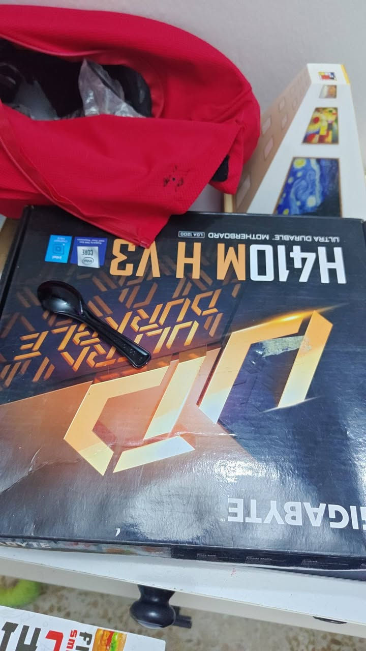 سلام عليكم غراض للبيع 
 B760 ds3h gigabyte         الف150 مستخدم          
H410 m hv3 gigabyte      الف60مستخدم  
Ram 8gb ddr4 2400 vengeance 60 الف
Head set hyper x cloud 3  75الف
توصيل متوفر القطع على فحص  مكاني كراده 
***********
