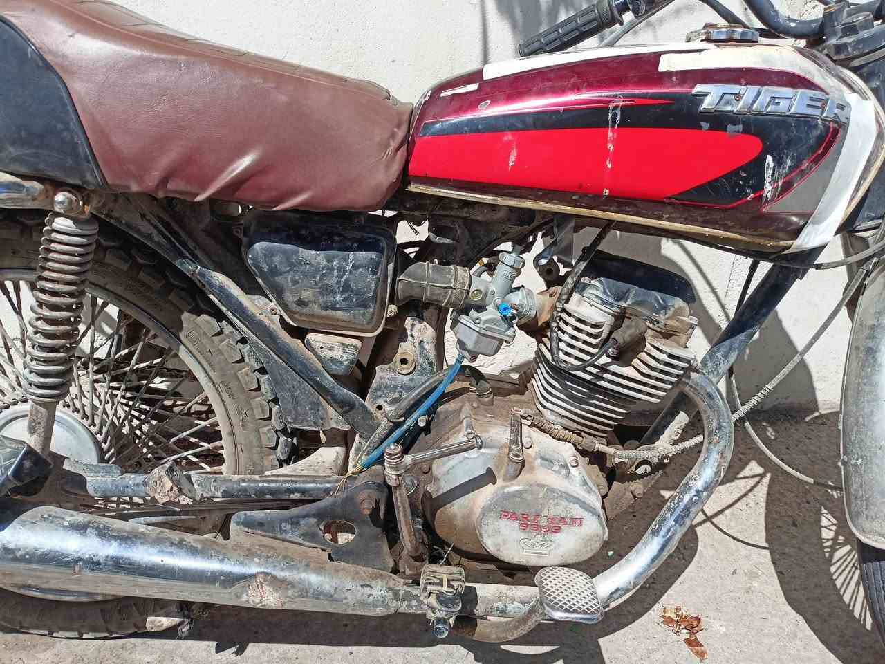 موطور للبيع السعر 200 العنوان حاوي الجوسق خاص مارد ***********
***********
