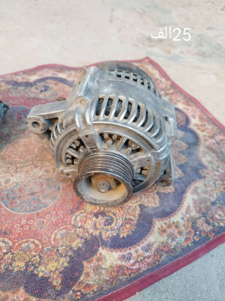 السلام عليكم غراض جنبي عاليه البيع باب سلايت بي طخه موضح بالصوره وفانات ودينمه بطه 120امبير يحتاجلها كتف المكان اللطيفيه جسر السابع رقم الهاتف  ***********
