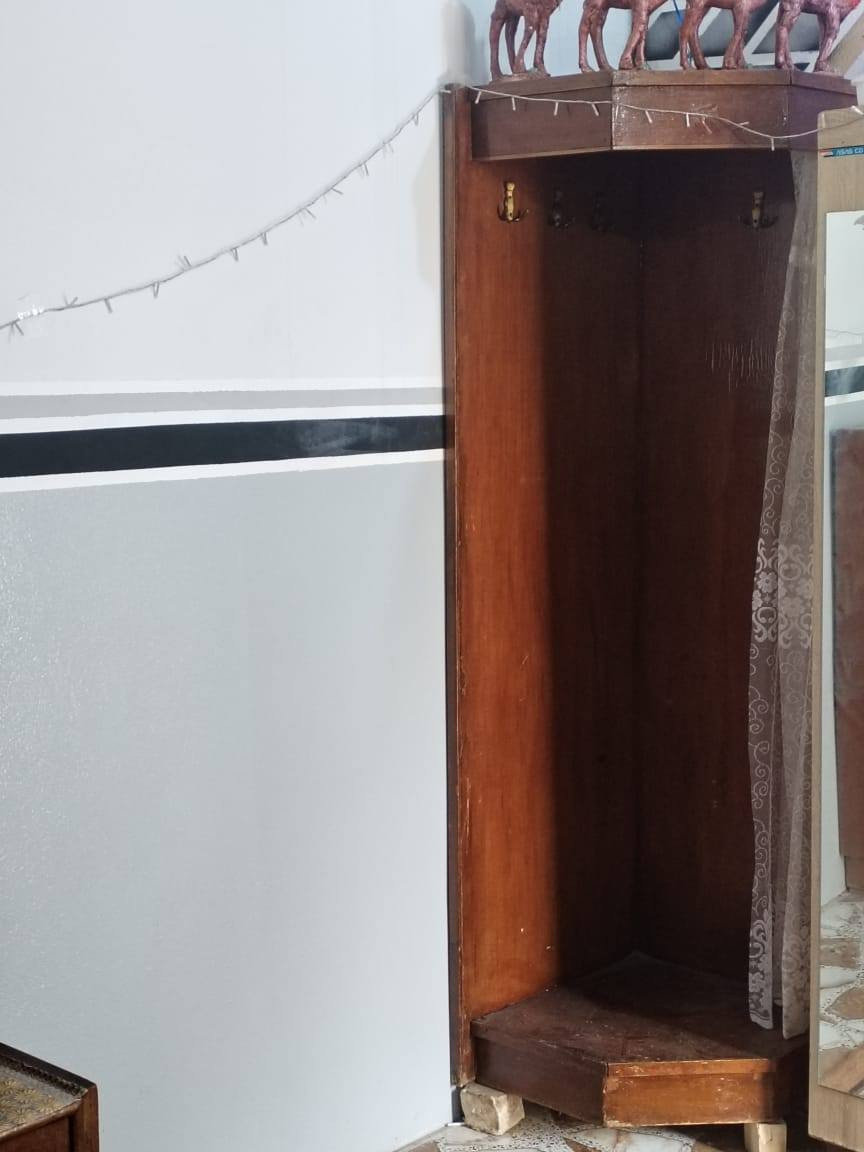 غرفت نوم للبيع خشب قديم صاج مضبووط
السعر ٣٥٠ وبي مجال للطيبين *********** بي واتساب
