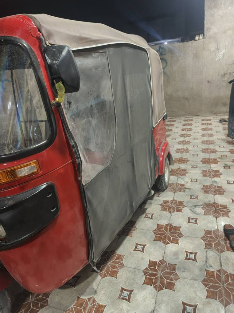 السلام عليكم ورحمة الله وبركاته  تكتك موديل 18مرقم السعر 5/250وبيهه مجال للاتصال *********** /***********وحياكم الله العنوان ابو غريب حي الشهداء
