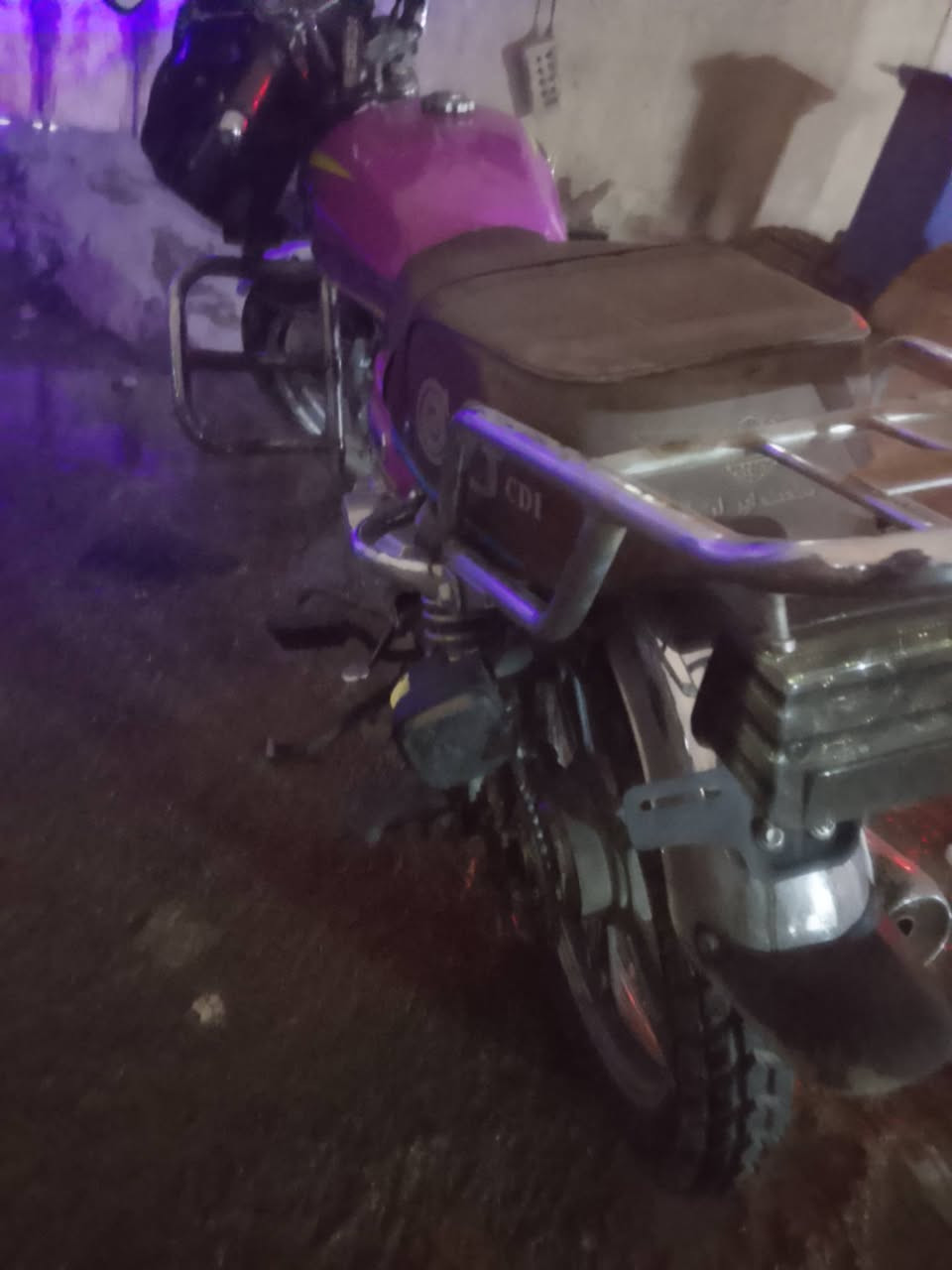 دراجه لل بيع موديل 24 سعره 600 وبيه مجال مكاني مدينه صدر هاذا رقمي ***********
