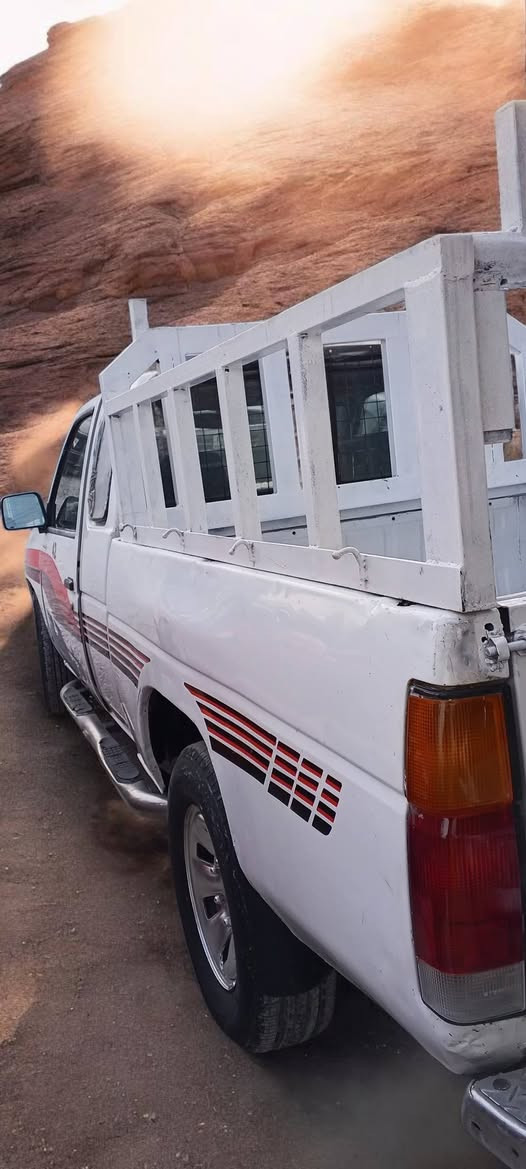 نیسان 93
لون سبی 
گێر و مکینە شەرت 
تەحویل وکالە شەرت 
سیارە بێی مسرفە رێک و پێک مالێ شولی سميل, دهوك


**إذا كنت صاحب هذا الإعلان وتريد حذفه لأي سبب، رجاءا أرسل رسالة إلى الدعم الفني**