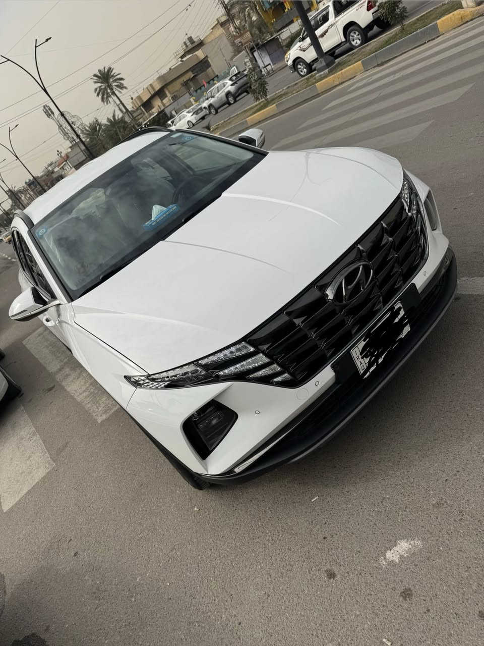 توسان 2023 خليجي اللون ابيض ماشية 40 الف المواصفات بصمه ابواب وتشغيل و كرسي كهربائي عدد2  والداخل ابيض المحرك 2000 كير محرك كهربائيات صدر كير محرك تبريد مكفول من كلشي بدون صبغ فقط بيه بارد الباب الخلفي عكس السائق  الرقم بغداد مشروع وطني مكان السيارة بغداد الاعظمة او الصليخ السعر 213 ورقه بسه مجال اذا مراوس حسب القناعة للتواصل *********** ابوحسن
