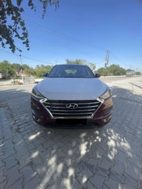 توسان موديل 19  السياره جاهزه من كل النواحي مكينه كير تبريد تخم تاير ص...