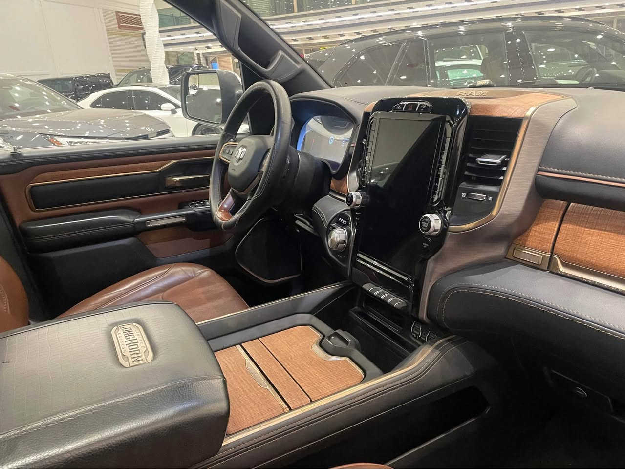 دوج رام مواصفات لونك هورن فول مواصفات وكالة هارلم موديل ٢٠٢٣ ماشية٦٢ الف كم بيها صبغ فقط جاملغ واحد بدون دواخل مكانها اربيل تريد وكالة تريد تحويل ثاني يوم اي استفسار *********** أربيل, العراق
