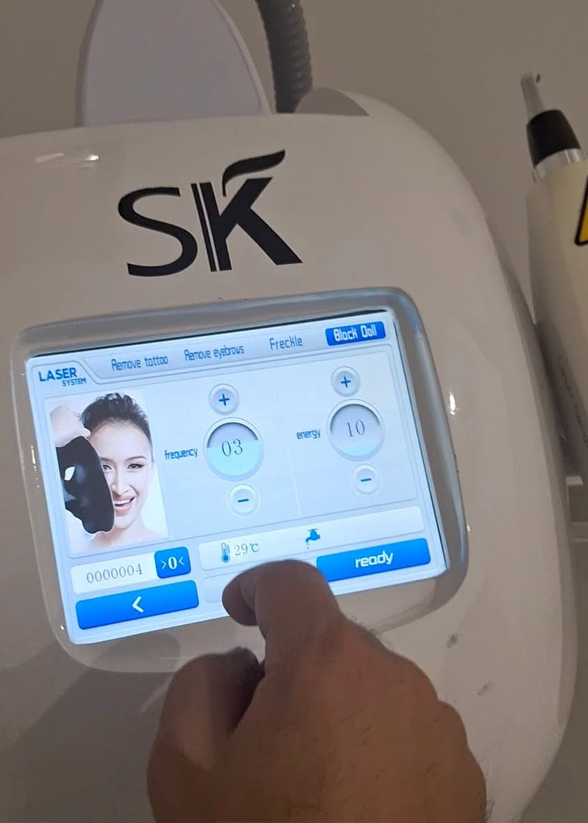 السلام عليكم 
للبيع أجهزة تجميل مستخدمة من شركة sk الأمريكية
جهاز ليزر إزالة الشعر يعمل بنظام الدايود  808nm
جهاز ليزر إزالة التاتو والوشم و التصبغات 
جهاز هايدروفيشيل ٦ هاندات 
المكان بغداد الجديدة للاستفسار خاص أو الرقم ***********
