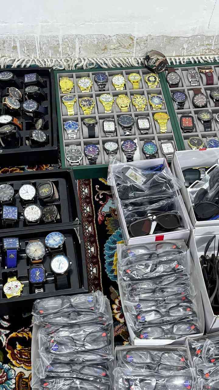 لاصحاب محلات و مشاريع صغيره
#ساعات عدد (170)
#مناظر عدد (190)
شلعه كامله سعرها 275  + ستاندات و علب هدية

 للاستفسار اتصال على رقم ***********
